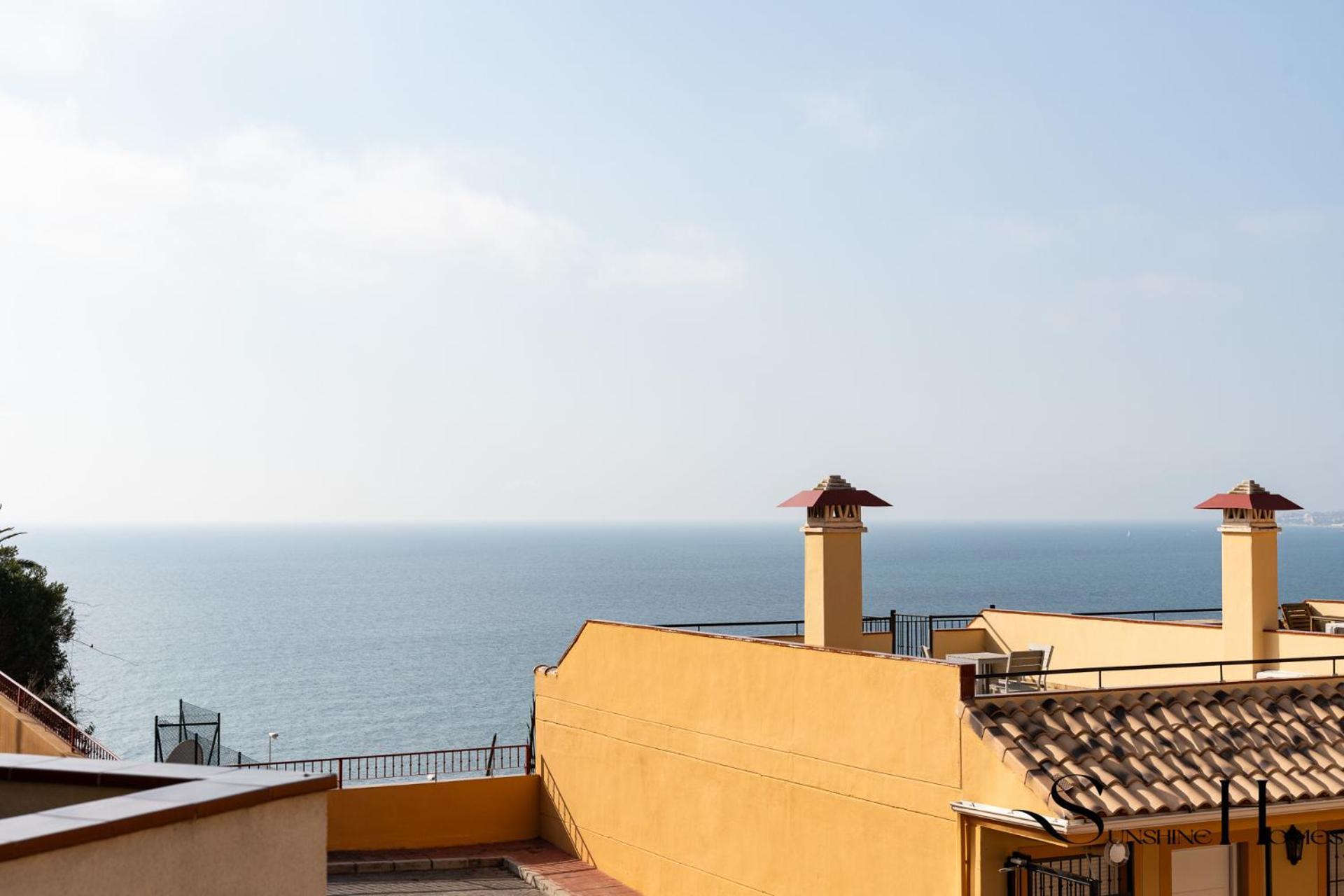 Beachside Retreat With Private Terrace Benalmadena Luaran gambar